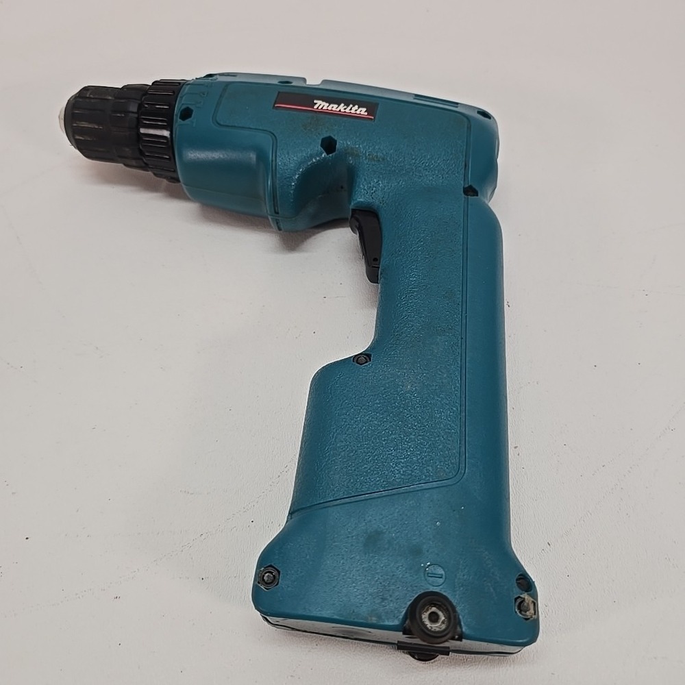Makita‎ 6011D Cordless Drill Driver Tool Only